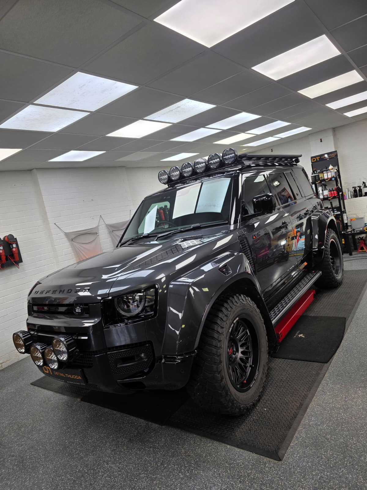 Arctic Trucks AT35 Defender